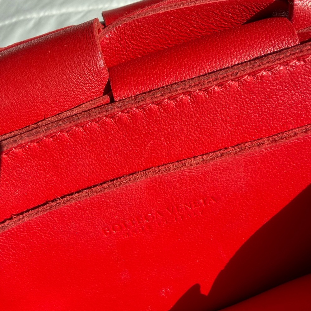 Bottega Veneta Red Cassette Belt Leather Bag - Picture 8 of 9
